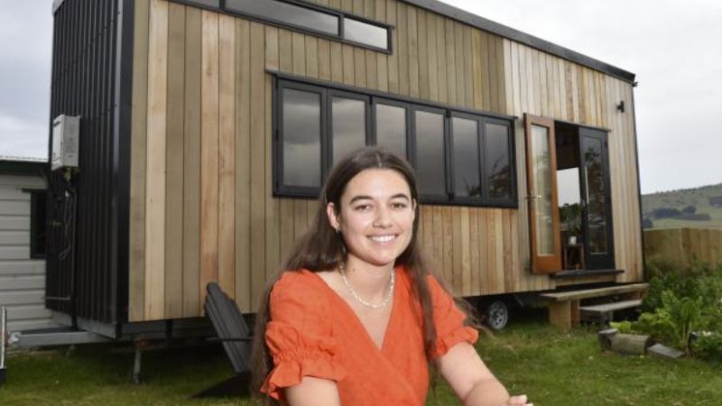 Georgia-Rae’s tiny house, how she built her home with no experience, and on a $50k budget!