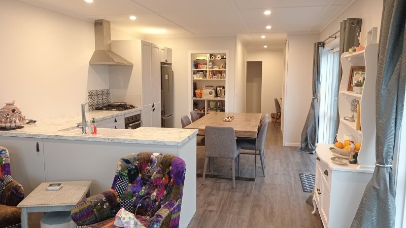 How a community came together to help Debbie and Ron achieve their tiny house dream